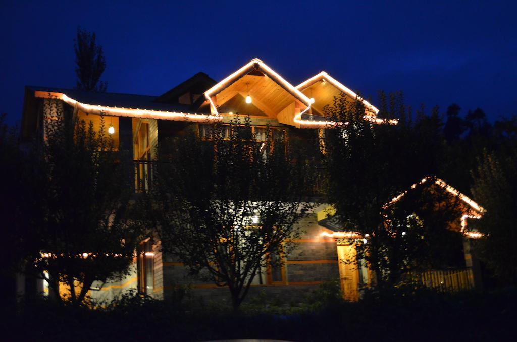 Gezellig Inn - Tree Hill Cottages & Kanyal Villas Манали Экстерьер фото